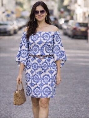 Blue & White Off-Shoulder EUC 2
Piece Set Boho Midi skirt
Boutique Sz 10/12